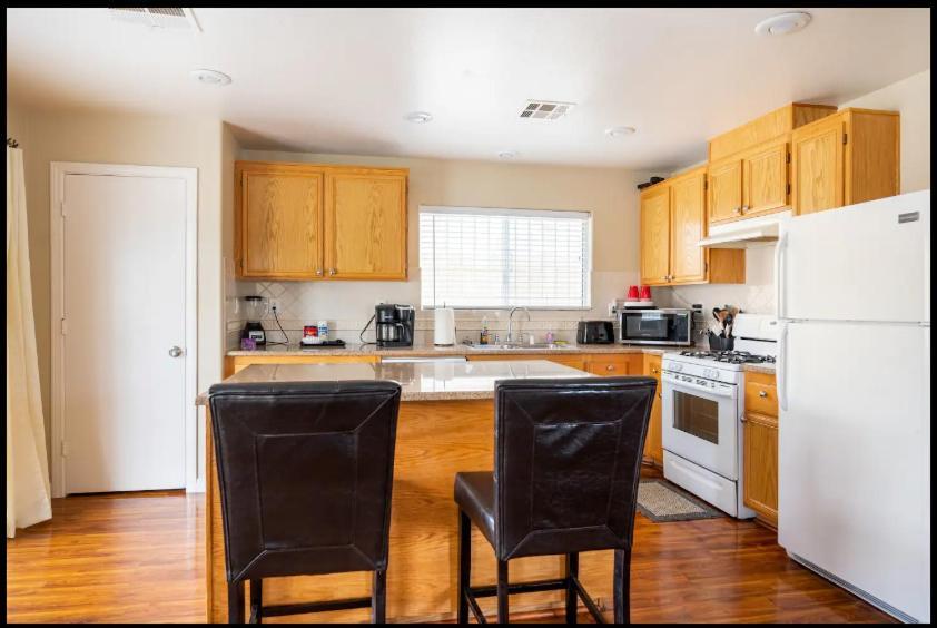 4 Bedroom North Las Vegas With Pool 外观 照片